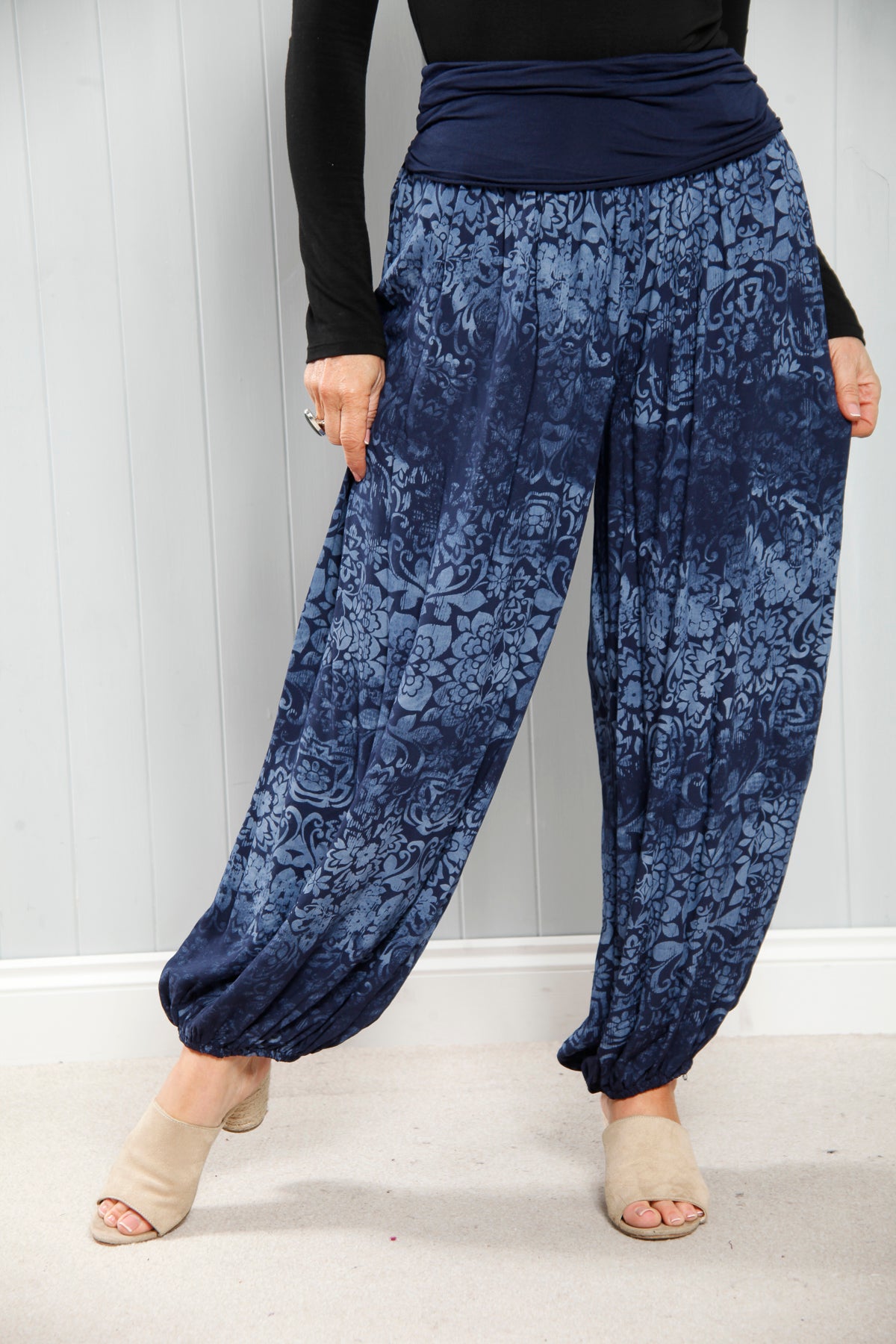 Loose Harem Pants With Buttons - ALLSEAMS