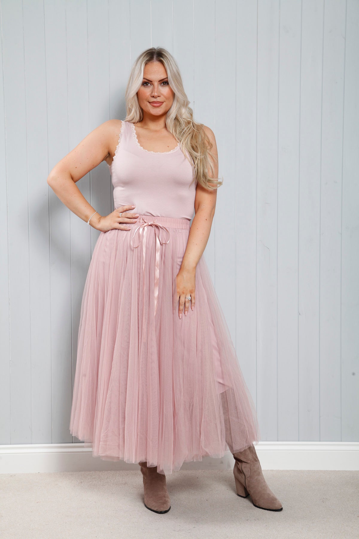 Dusky pink 2024 midi skirt