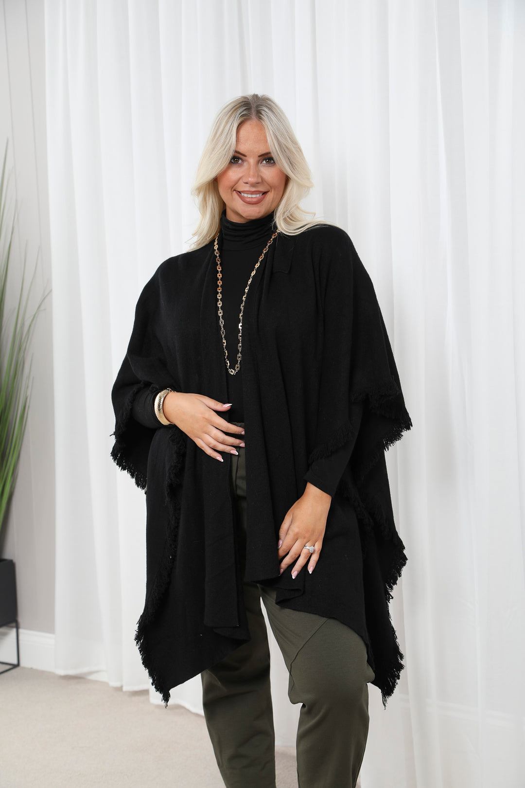 Fringe edge wrap Black