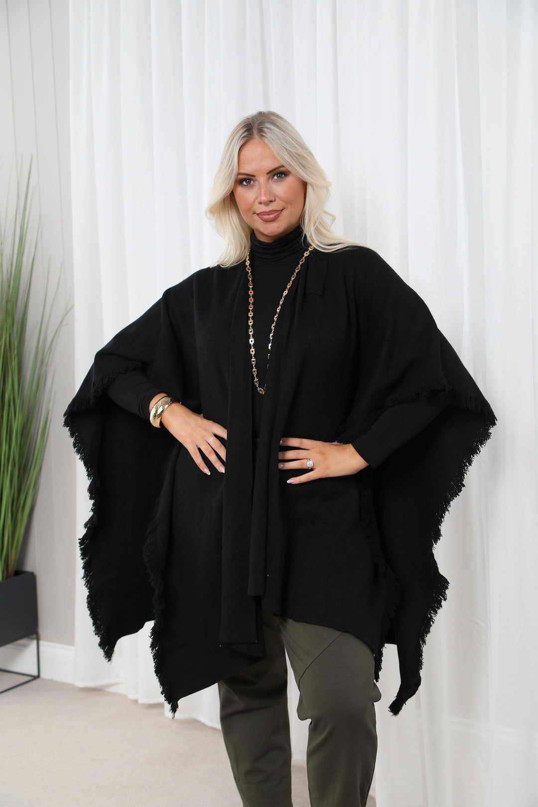 Fringe edge wrap Black