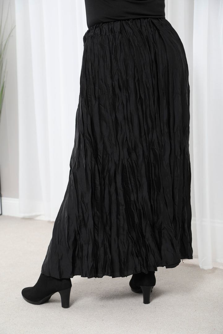 Crinkle Maxi Skirt Black