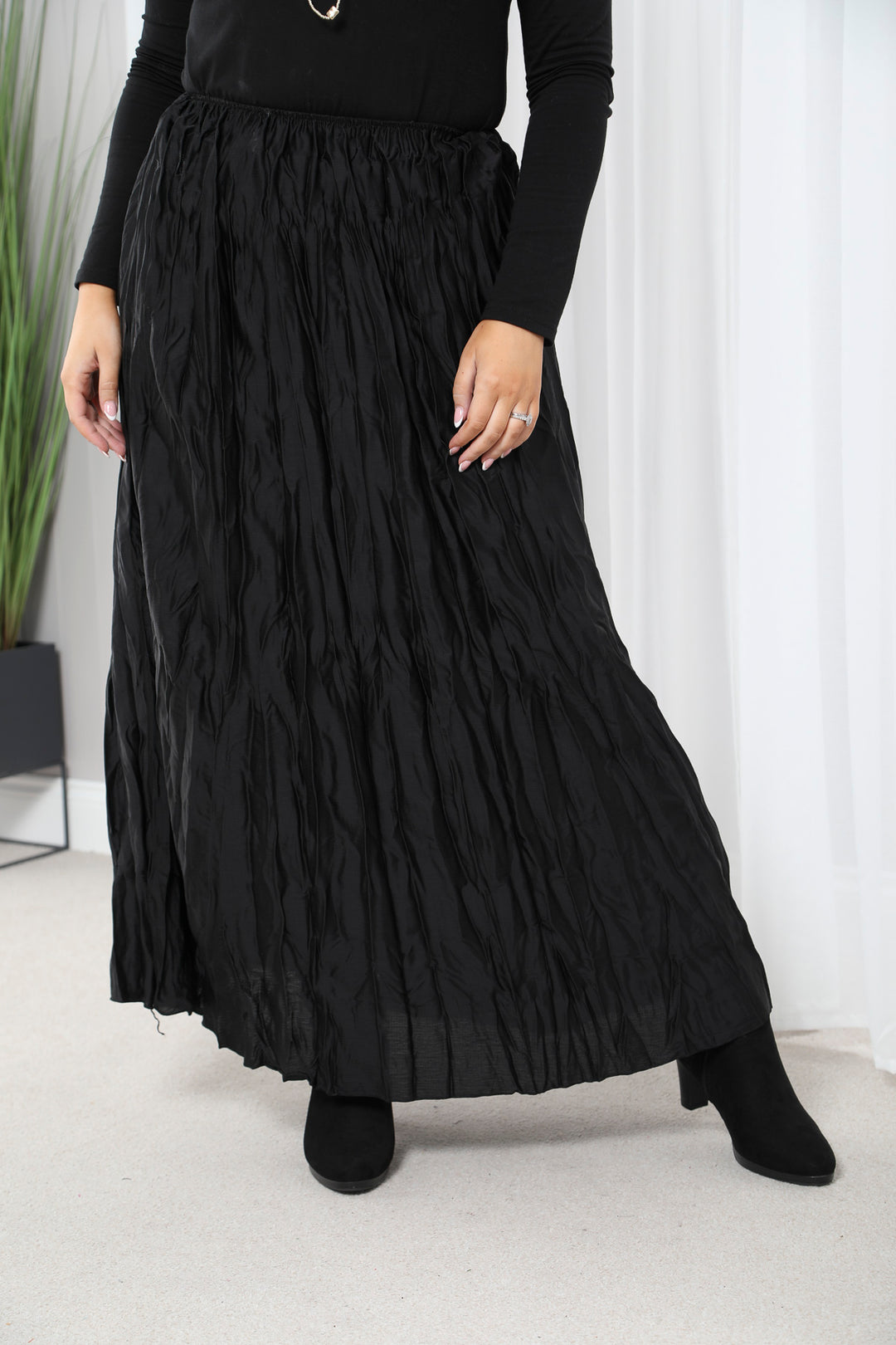 Crinkle Maxi Skirt Black