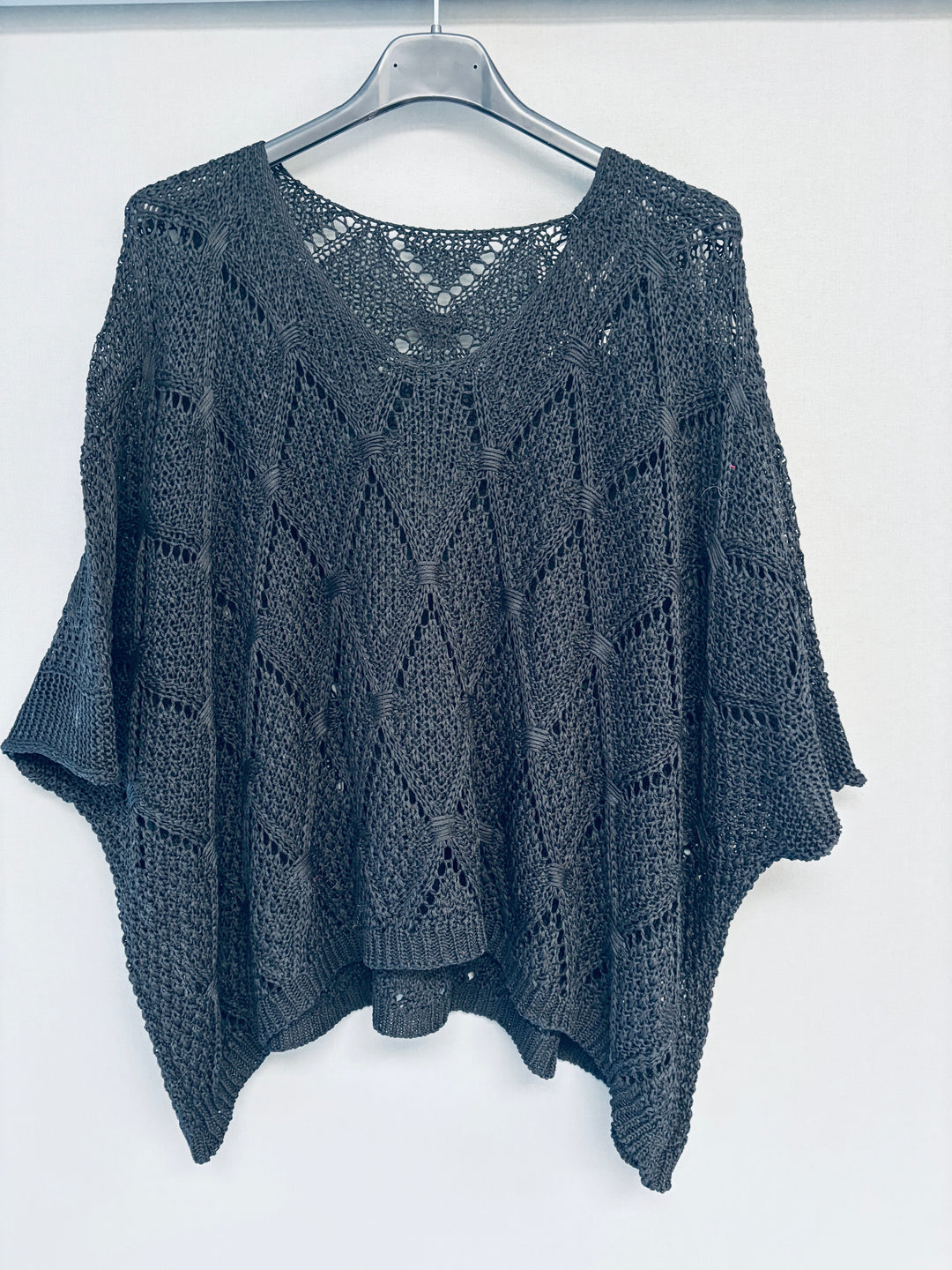 Sally Open Knit V neck Black