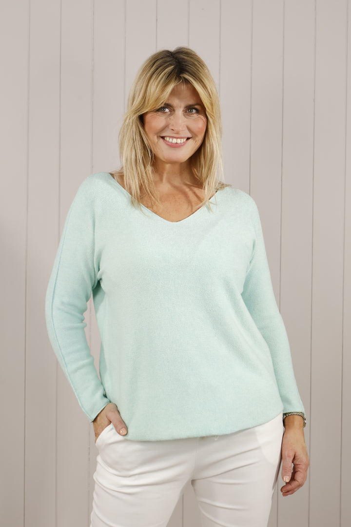 Curved Hem V Neck Jumper Mint