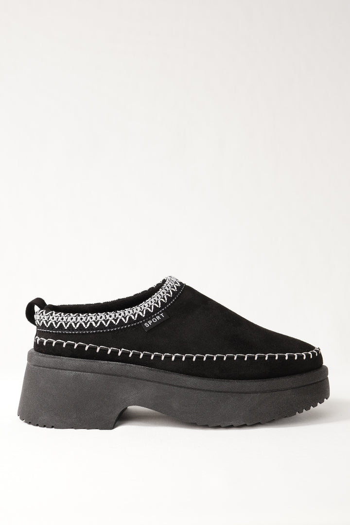 Huggy Slippers Black