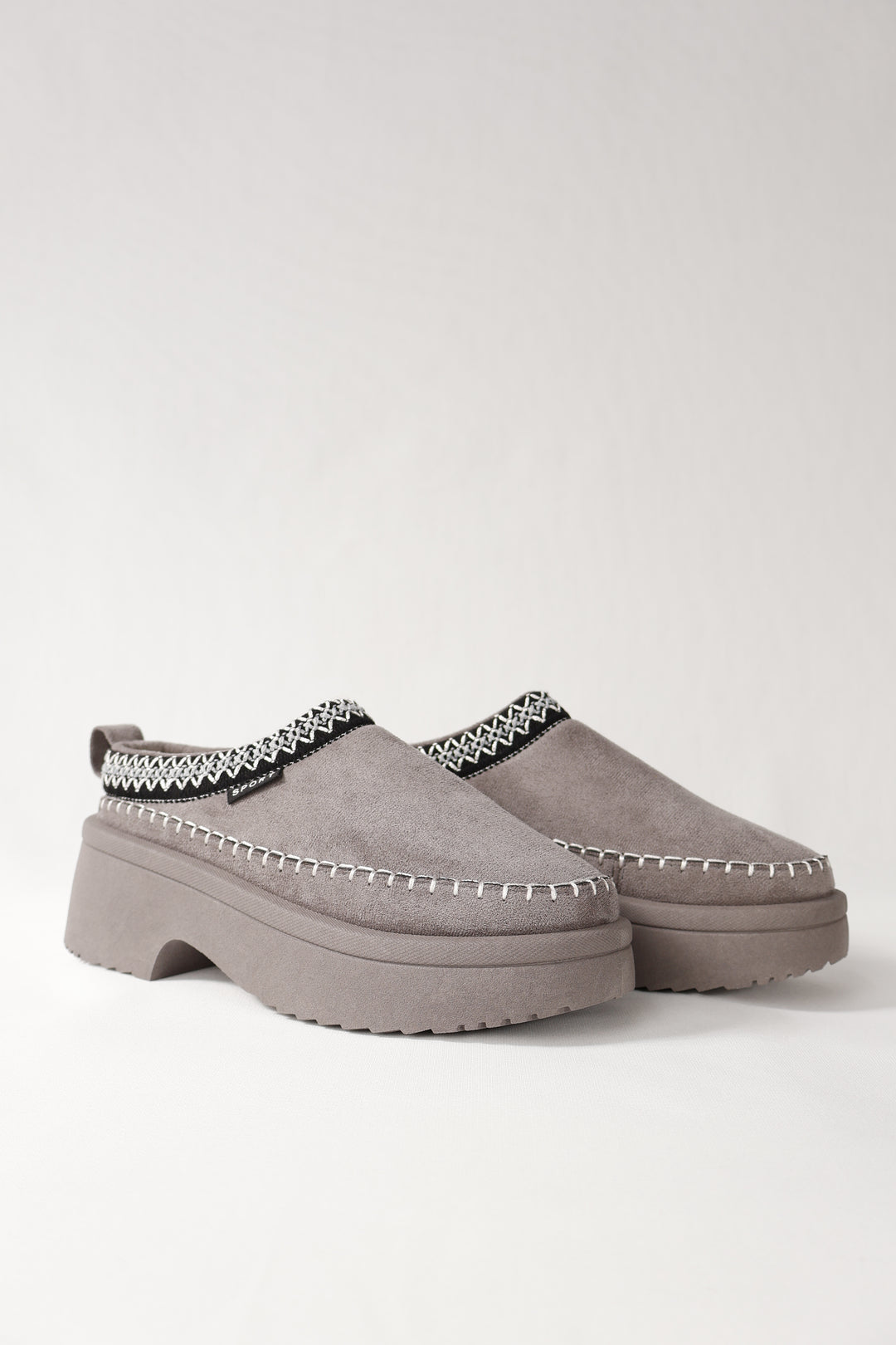 Huggy Slippers Grey