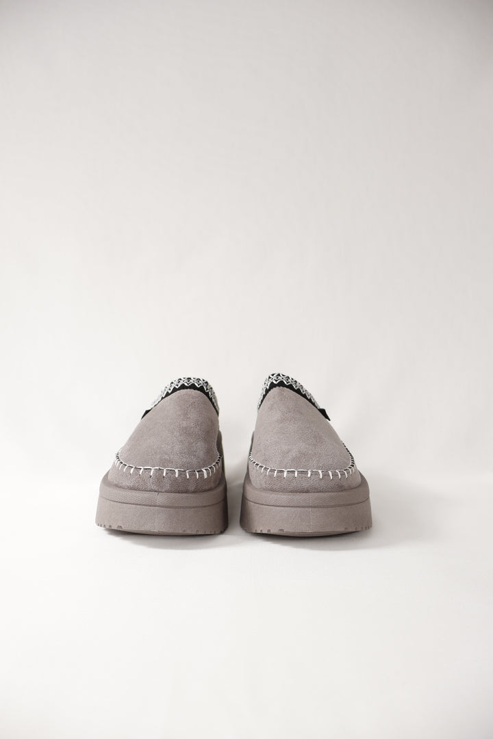 Huggy Slippers Grey