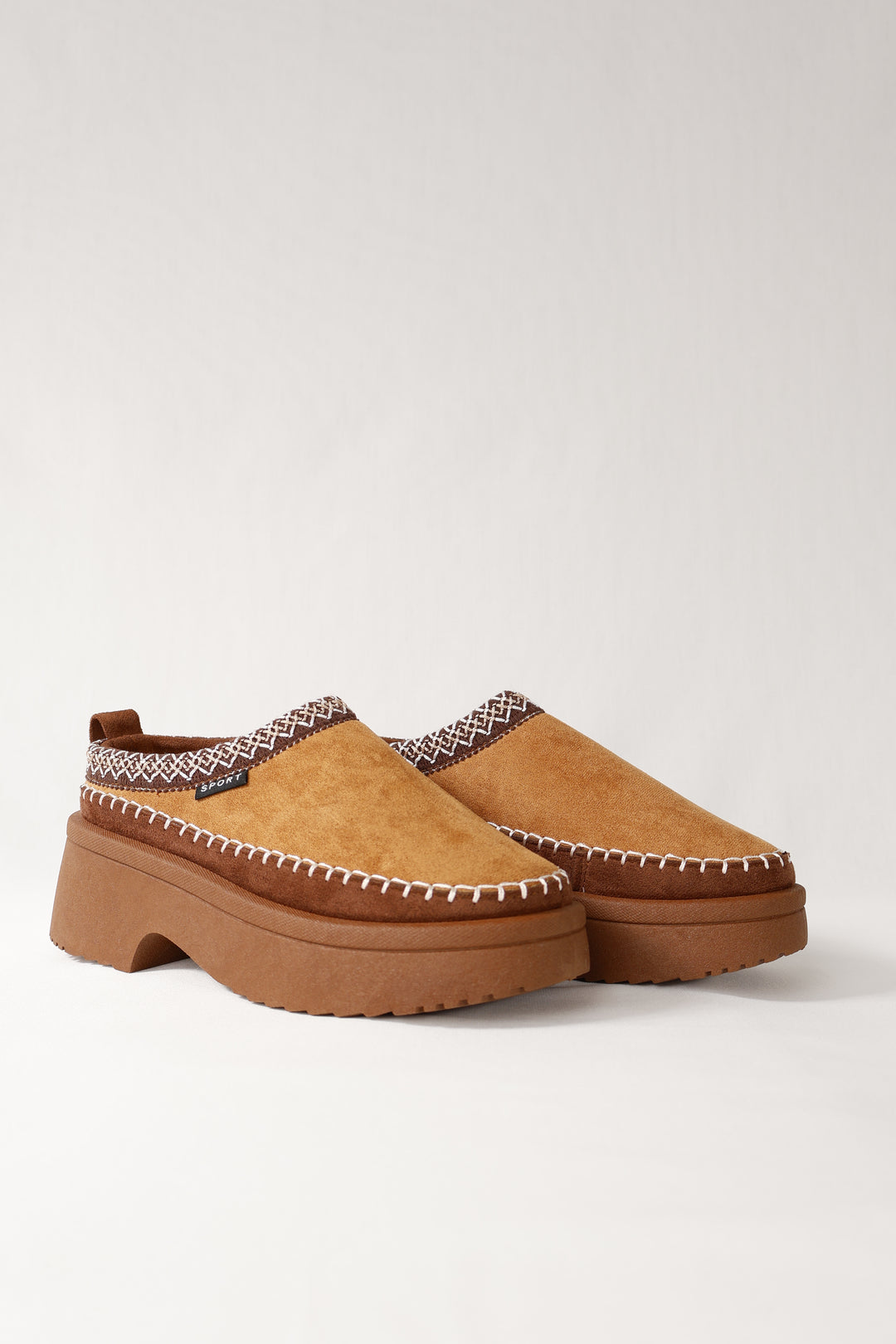 Huggy Slippers Camel