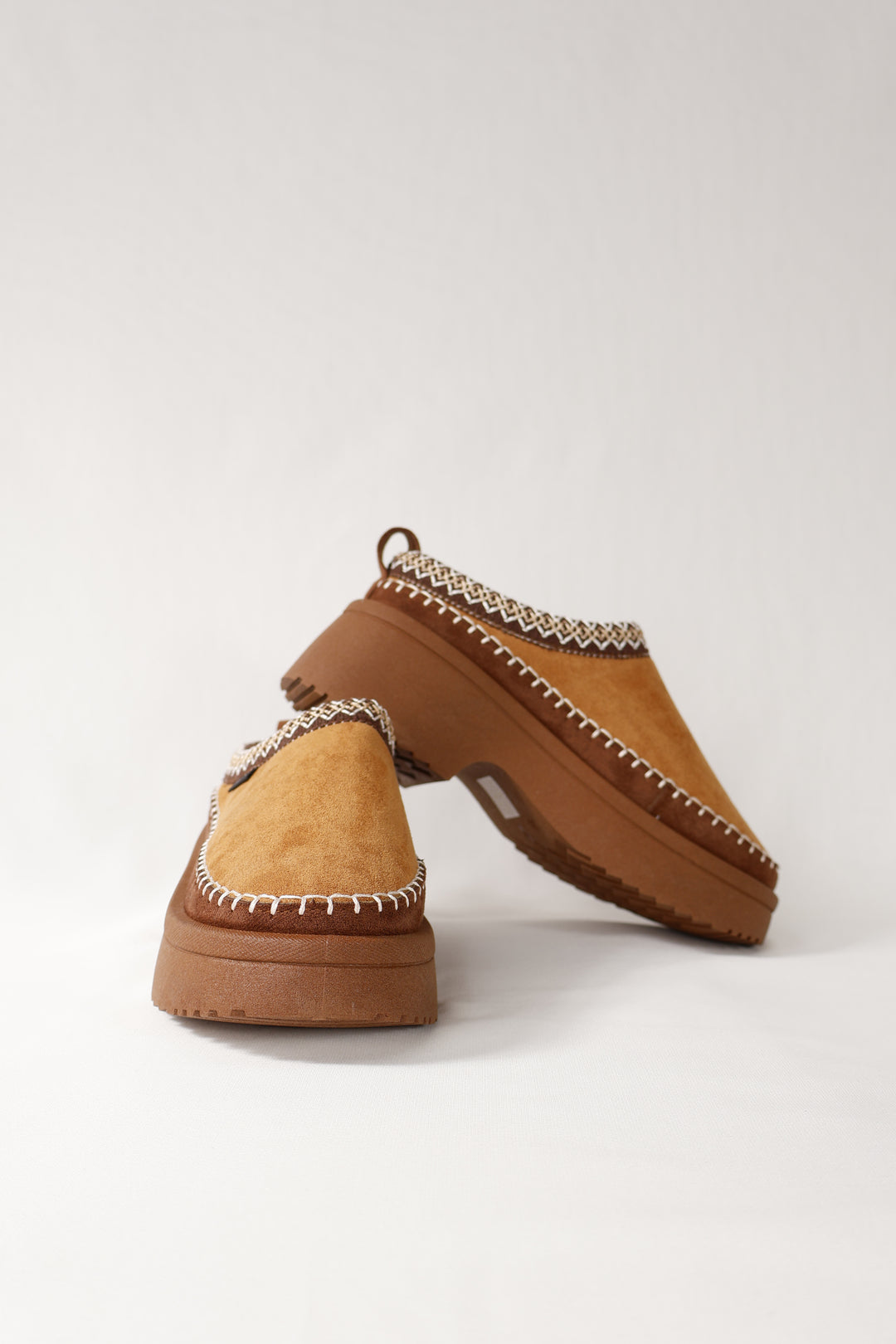 Huggy Slippers Camel