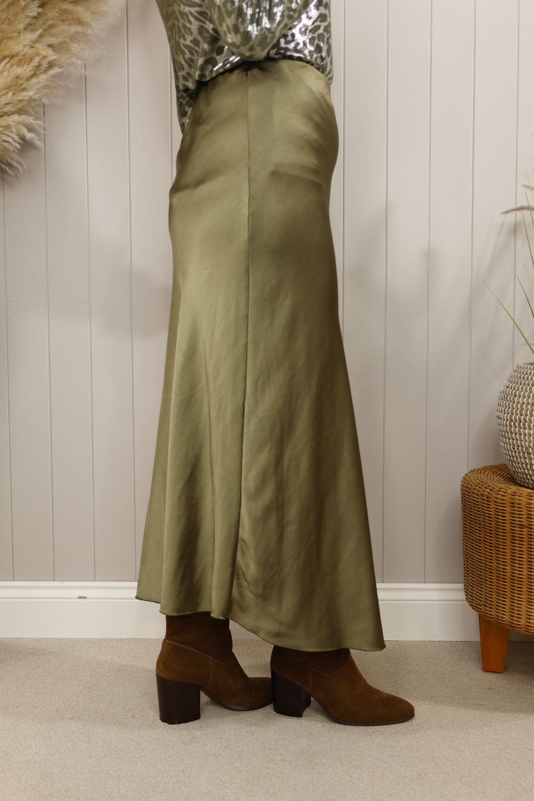 Beatrice Flair skirt Khaki