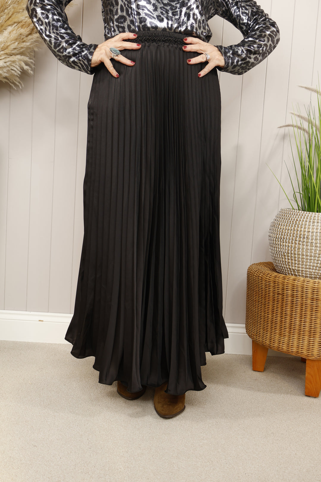 Satin Pleated Skirt Black