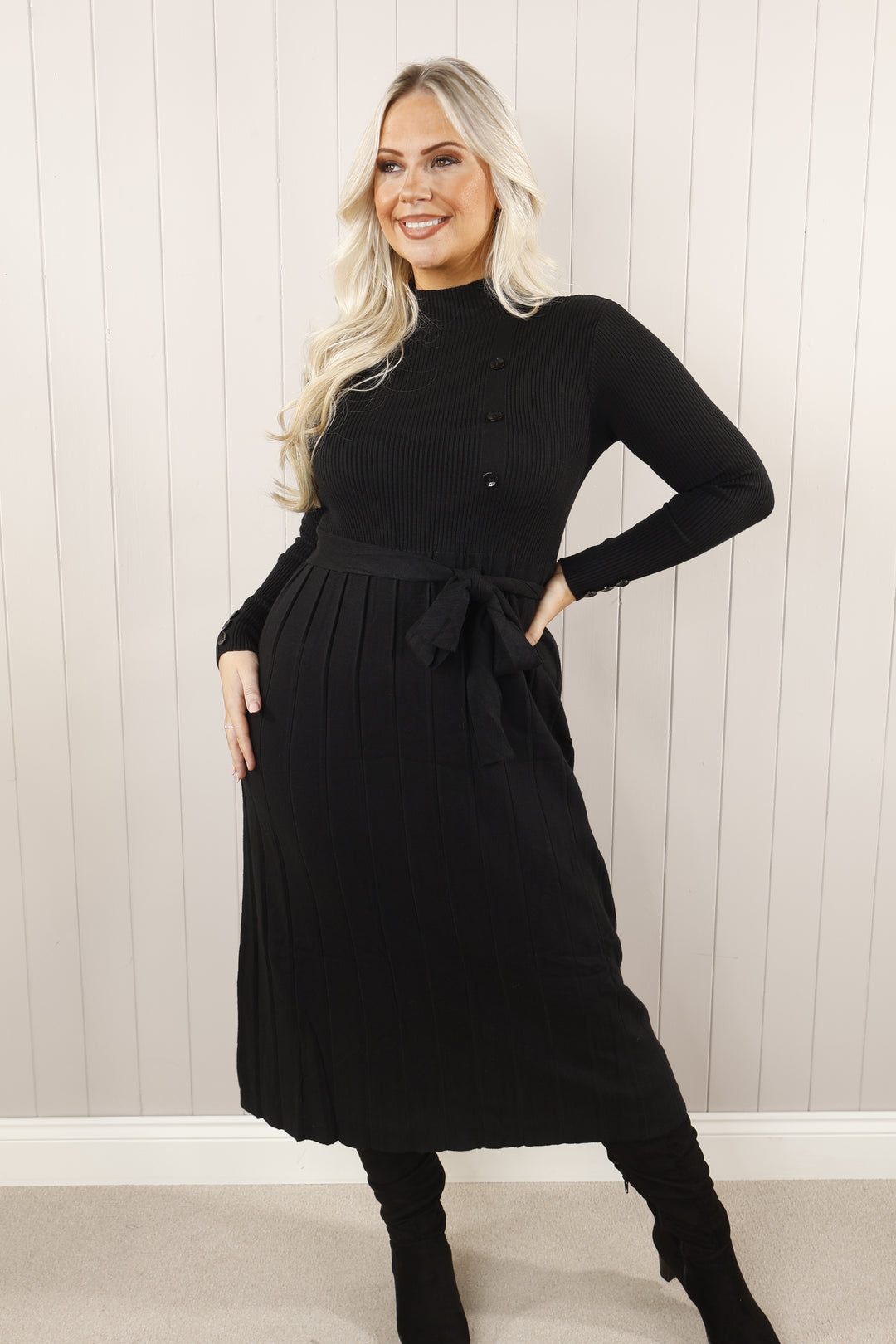 Quincy Pleat effect dress Black