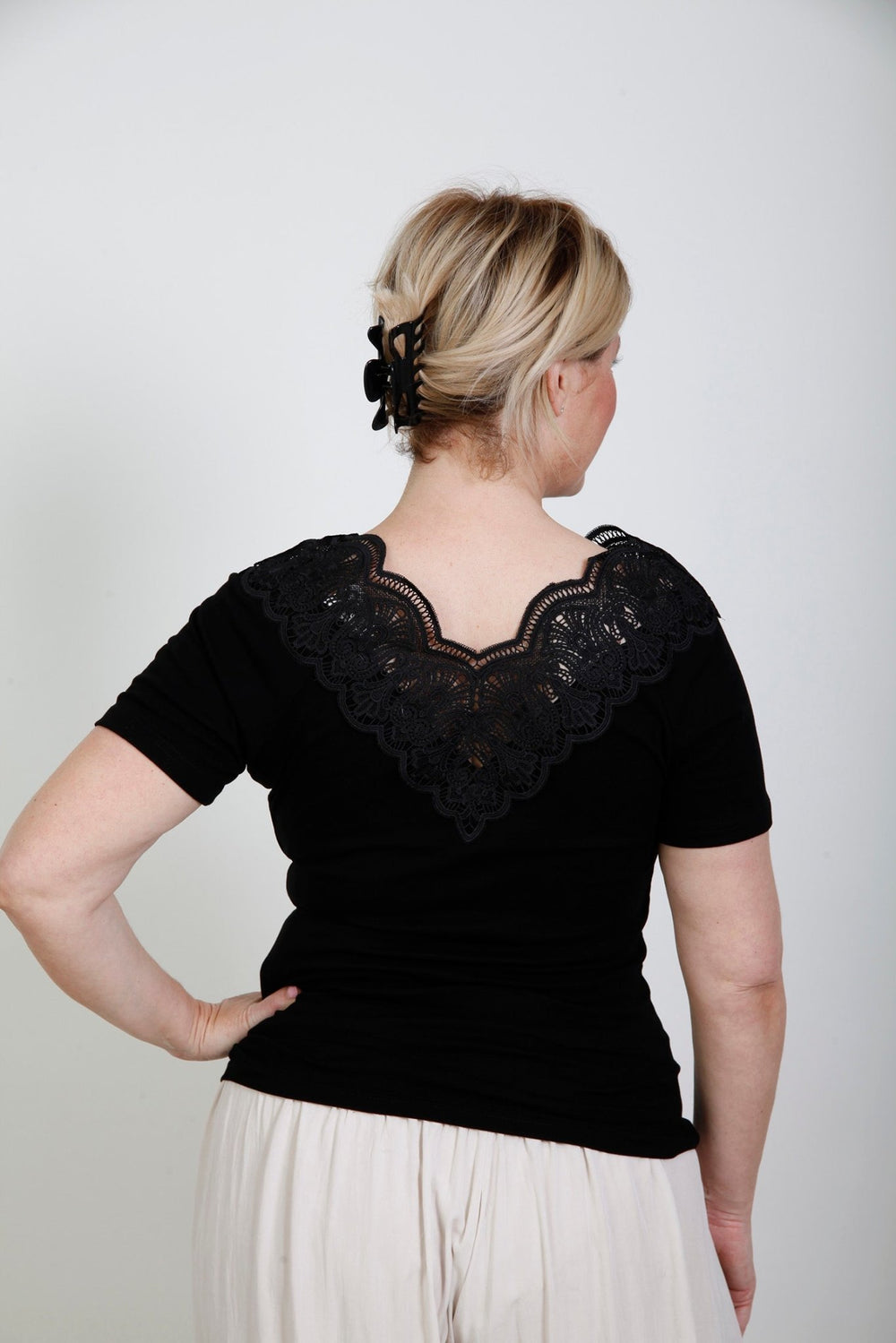 Embroidered Lace T-Shirt Black - Goose Island